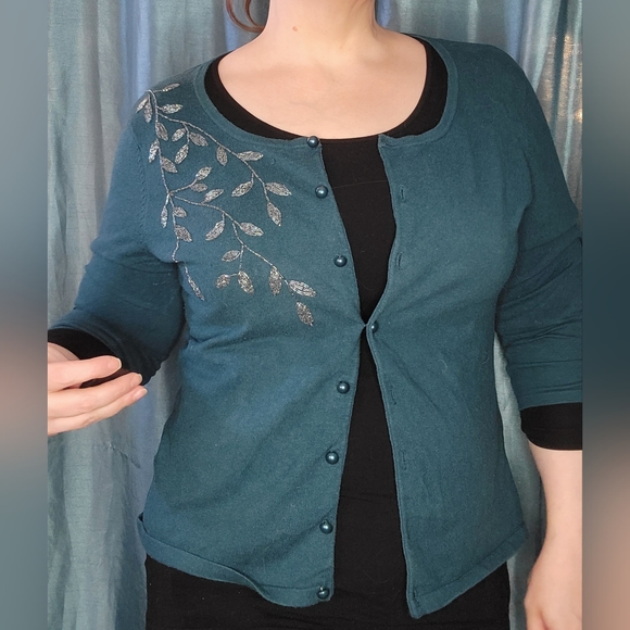 Turquoise Beaded Cardigan with iridescent leaf beading - Picture 1 of 5